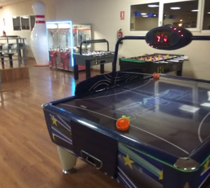 Juegos recreativos en bolera villalba