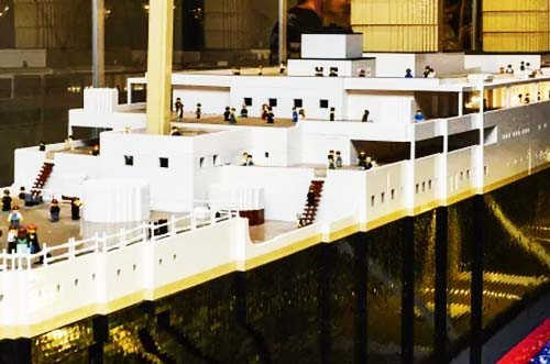 Maqueta titanic en exposicion lego Malaga Factory 2023